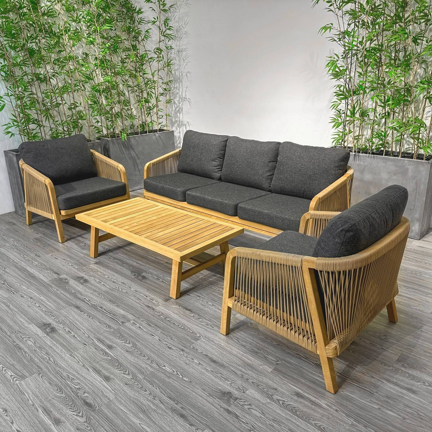 5732.0x1600 Laynj-zona LEONOREN s trehmestnim divanom kypit v Stavropole | Ideal Patio Laynj zona LEONOREN s trehmestnim divanom i pletenim roypom, Laynj zona Лаунж зона ЛЕОНОРЕН с трехместным диваном и плетеным роупом
